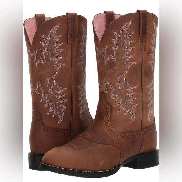 Ariat Womens Cowgirl Boots Like New --SOLD - Picture 2 of 9